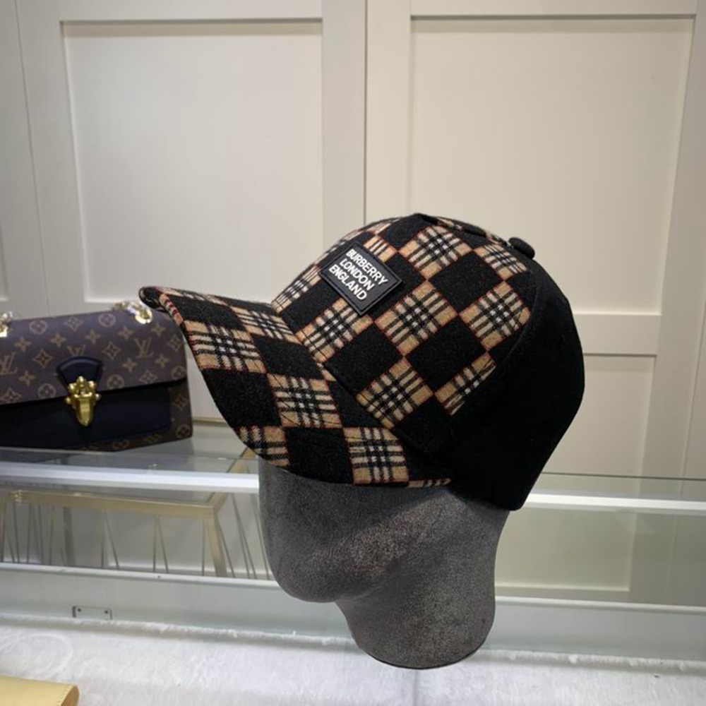 Bv*b*rry Hat